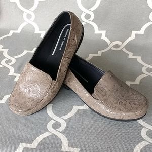 Abeo sz 10W Avery Leather Loafer w/Insoles. Runs big